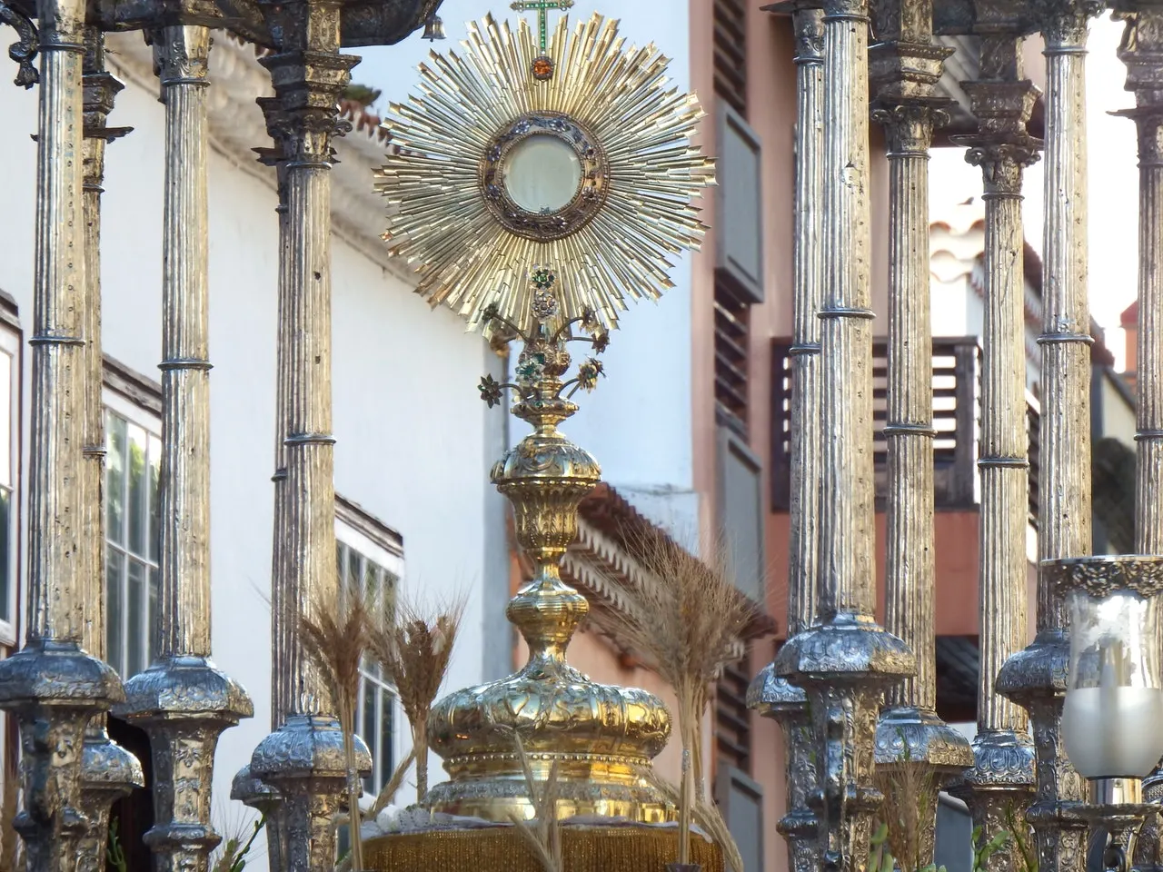 Monstrance 