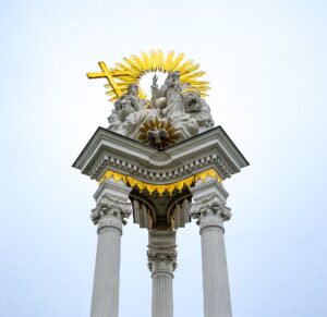 Statue of holy trinity 