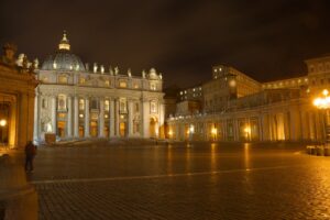Facts about St Peter's Basilica [Things to do and not to do in the Basilica].
