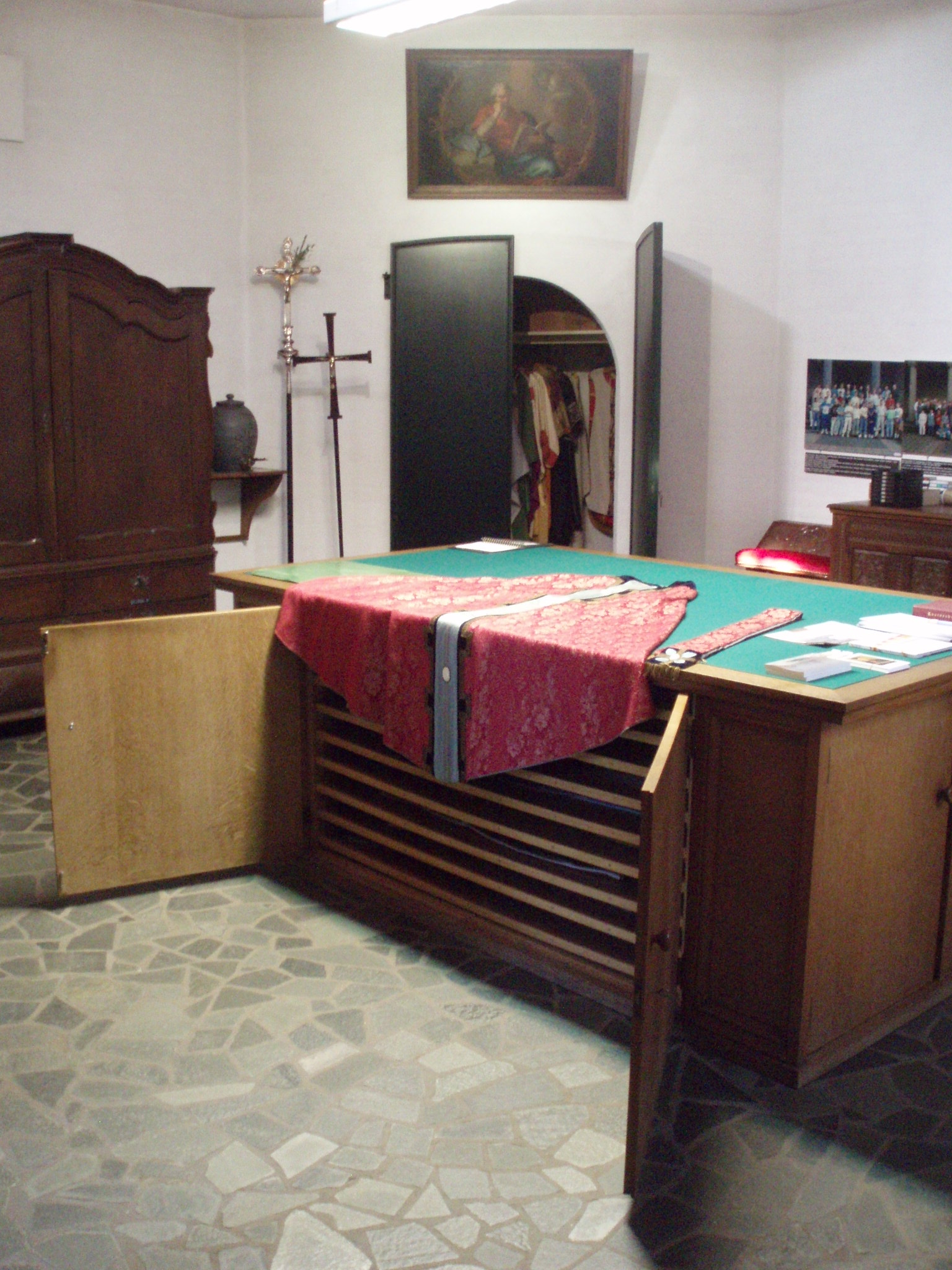 What is a Sacristy in the Catholic Church : History, Purpose, Significance.