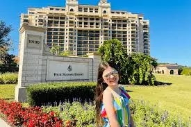 A guide through Four Seasons Hotel